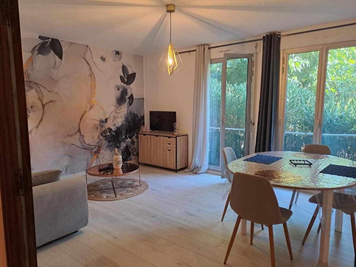 Apartmán T2 A 2Min Du Centre +Parking LʼIsle-sur-la-Sorgue Exteriér fotografie