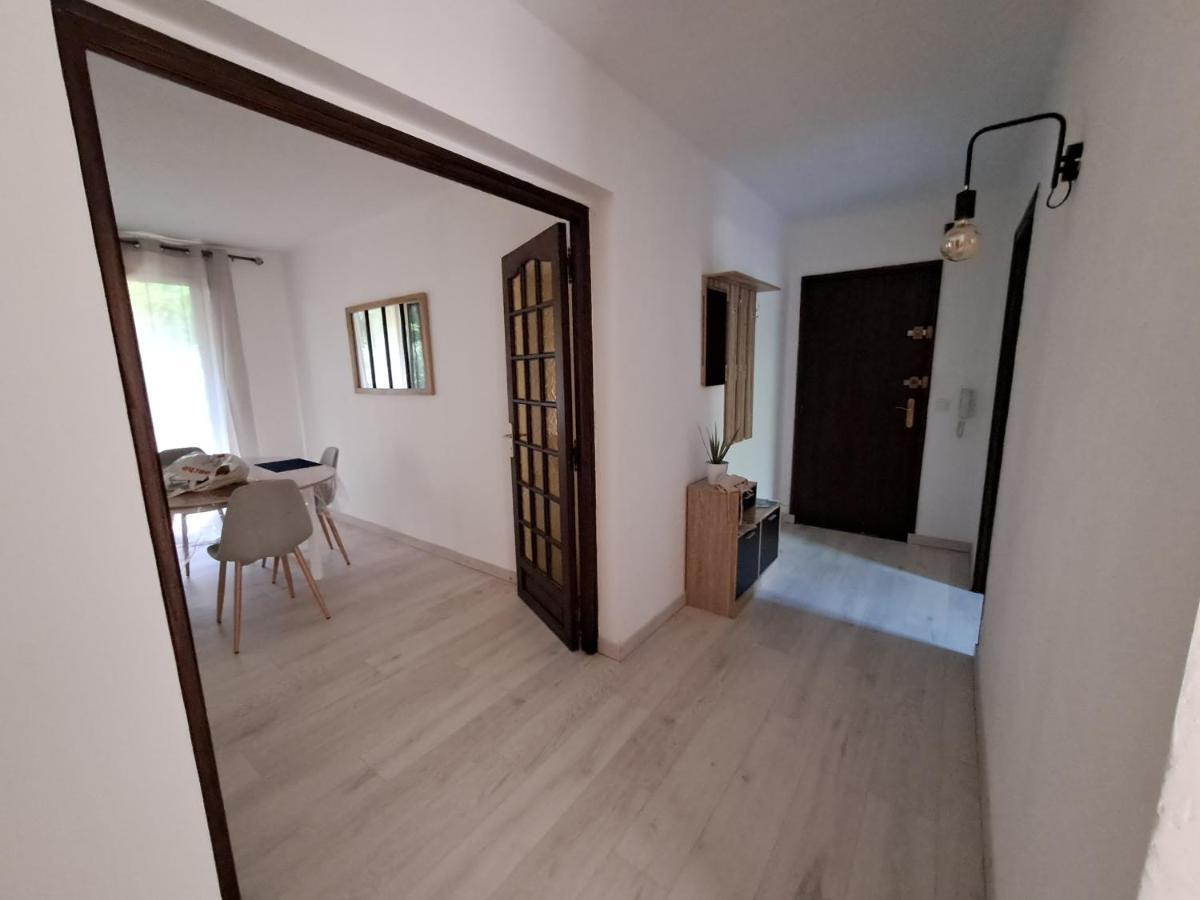 Apartmán T2 A 2Min Du Centre +Parking LʼIsle-sur-la-Sorgue Exteriér fotografie